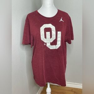 The Nike Tee Mens Athletic Cut Dri Fit OU Logo T-Shirt Size Large